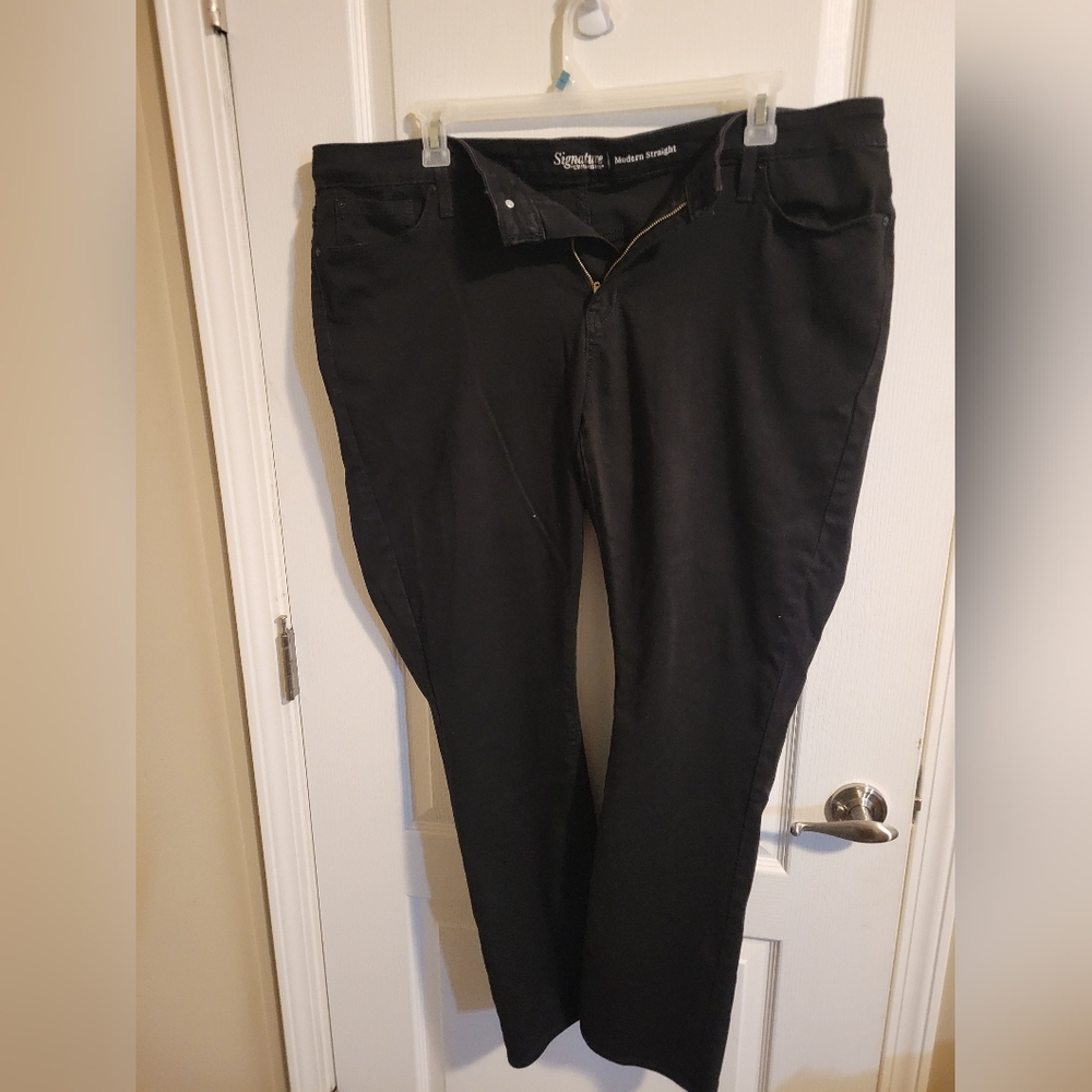 Black Levi's 22w in long